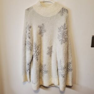 NWOT Torrid eyelash turtleneck sweater with snowflake design 2X